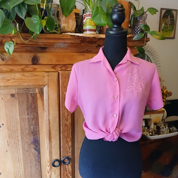 80s Vintage Rose Embroidered Blouse Scalloped Hem Bubblegum Pink Size S Coquette - Picture 3 of 14